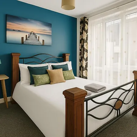 Spacious 4-Bed Home With Secured Parking Near Abba Arena, Stadium, Tube & In Bustling Zone 2